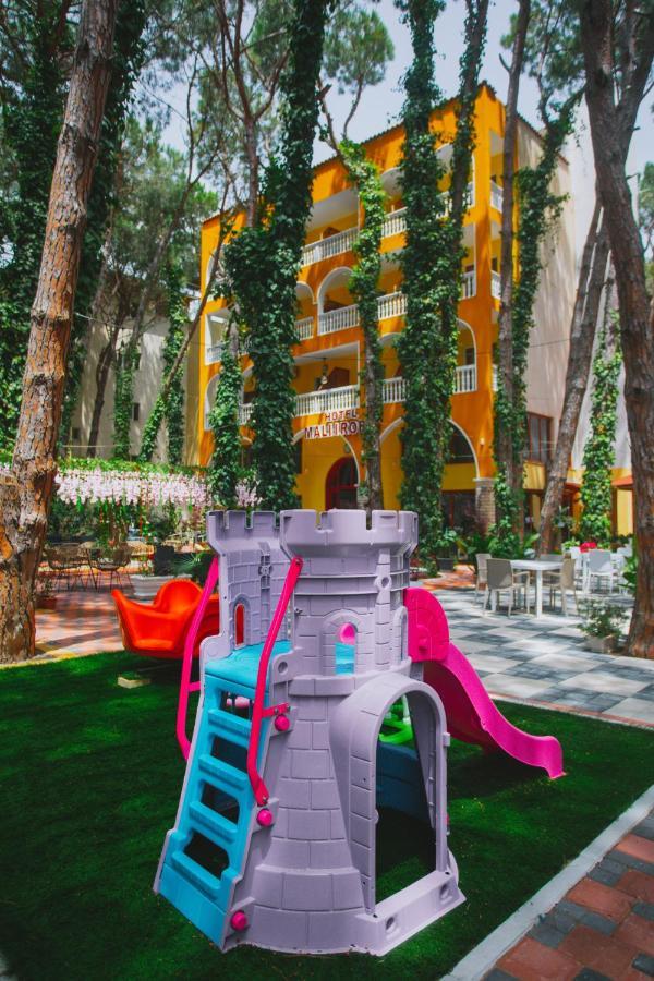 Hotel Mali I Robit Golem  Exterior photo